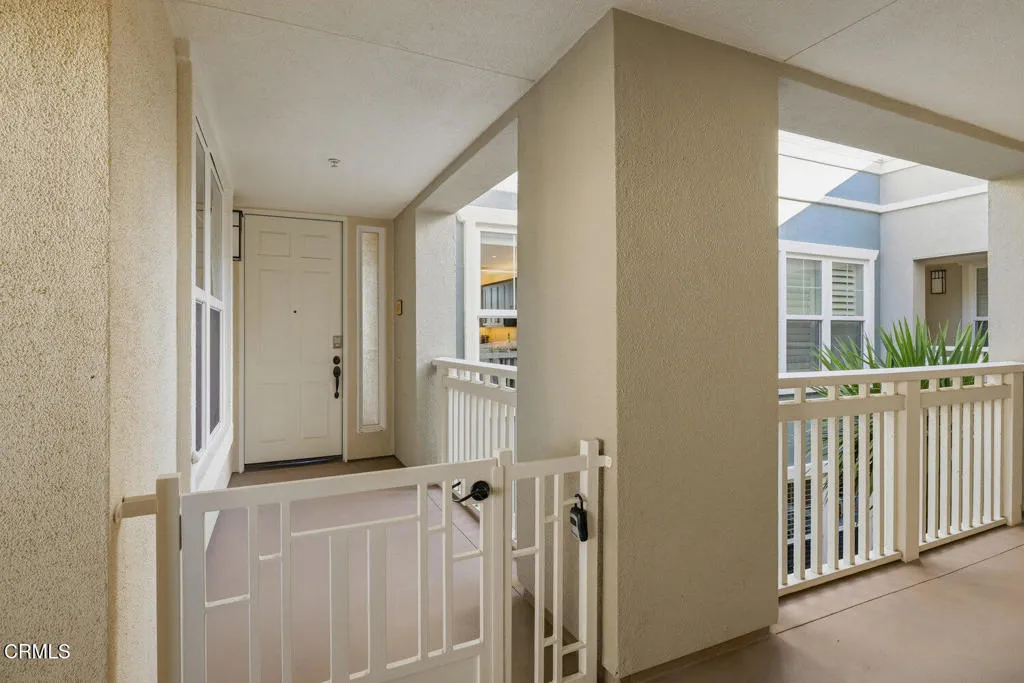 1572 Seabridge Lane, Oxnard, California 93035 home-pic-28